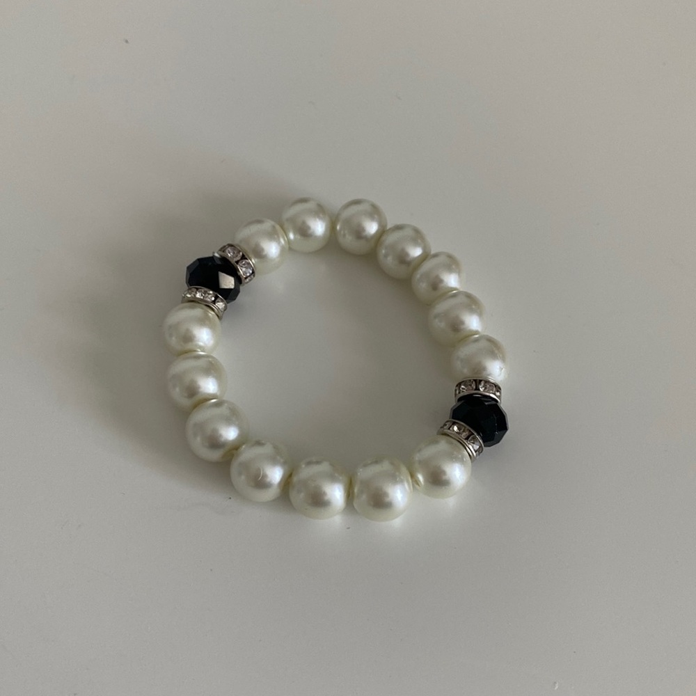 Pearl bracelet